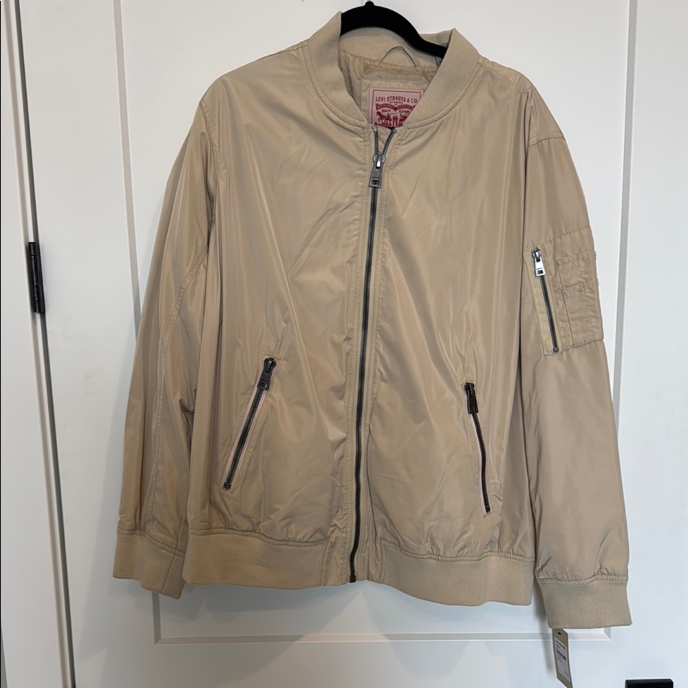 NWT Women’s size 3x Levi Beige Bomber Jacket